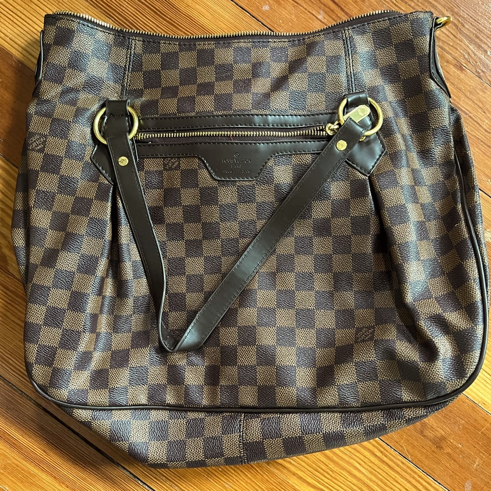 Designer inspired pocketbook